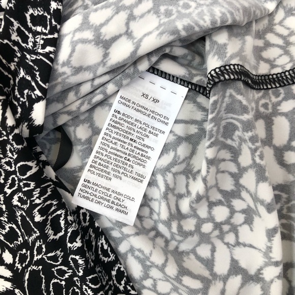 White House Black Market top. - Picture 12 of 13